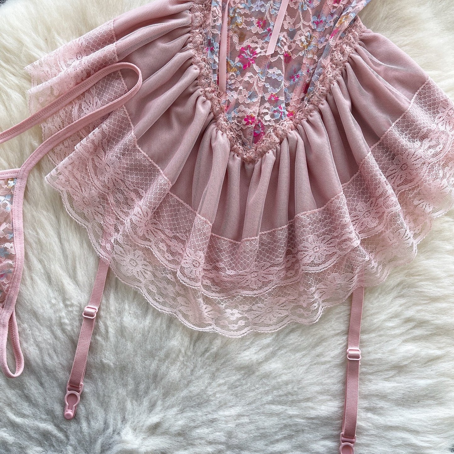 Floral Lace Mesh Bodice Dress with Pleated Skirt and Adjustable Straps image 3