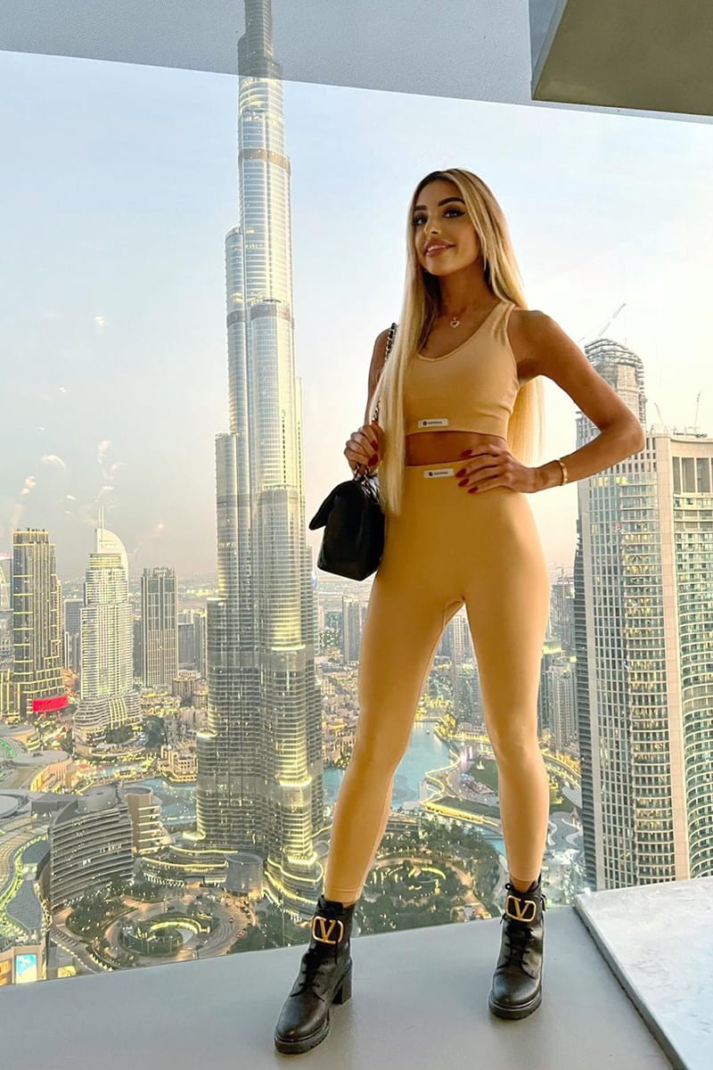 V Neck Sport Bra Seamless Tummy Control Leggings Set image 0