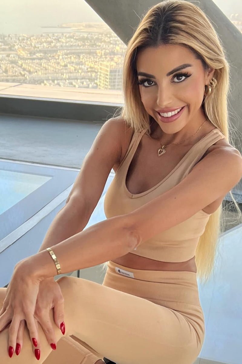 V Neck Sport Bra Seamless Tummy Control Leggings Set image 2